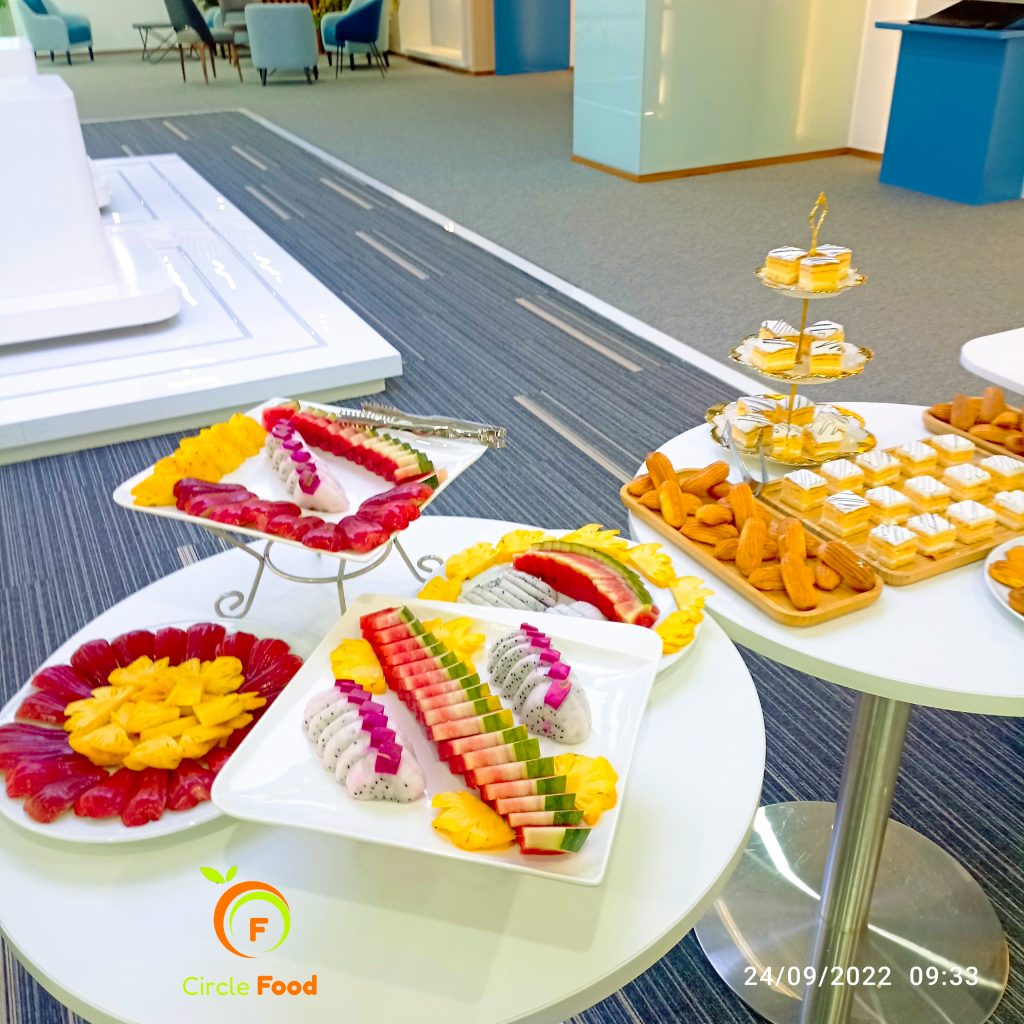 trang trí bàn tiệc teabreak