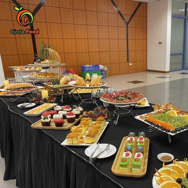 Tiệc teabreak Noel 2022 Giao lưu sinh viên khoa Du lịch Đại học Kinh tế quốc dân đỉnh