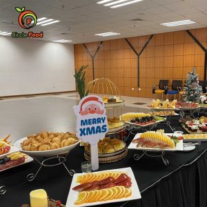 Tiệc teabreak Noel 2022 Giao lưu sinh viên khoa Du lịch Đại học Kinh tế quốc dân đỉnh