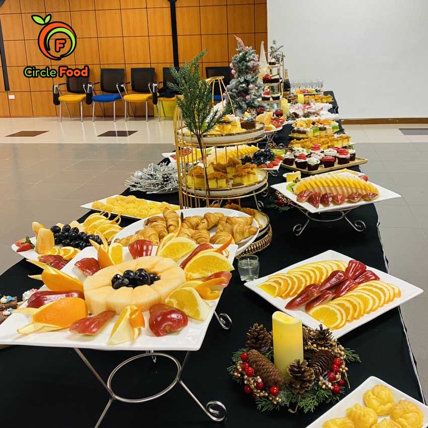 Tiệc teabreak Noel 2022 Giao lưu sinh viên khoa Du lịch Đại học Kinh tế quốc dân đỉnh