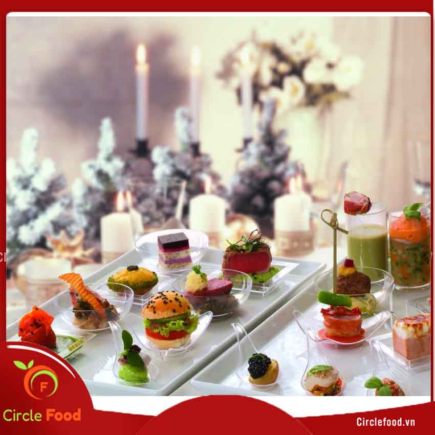 đặt tiệc finger food ngoài trời outside