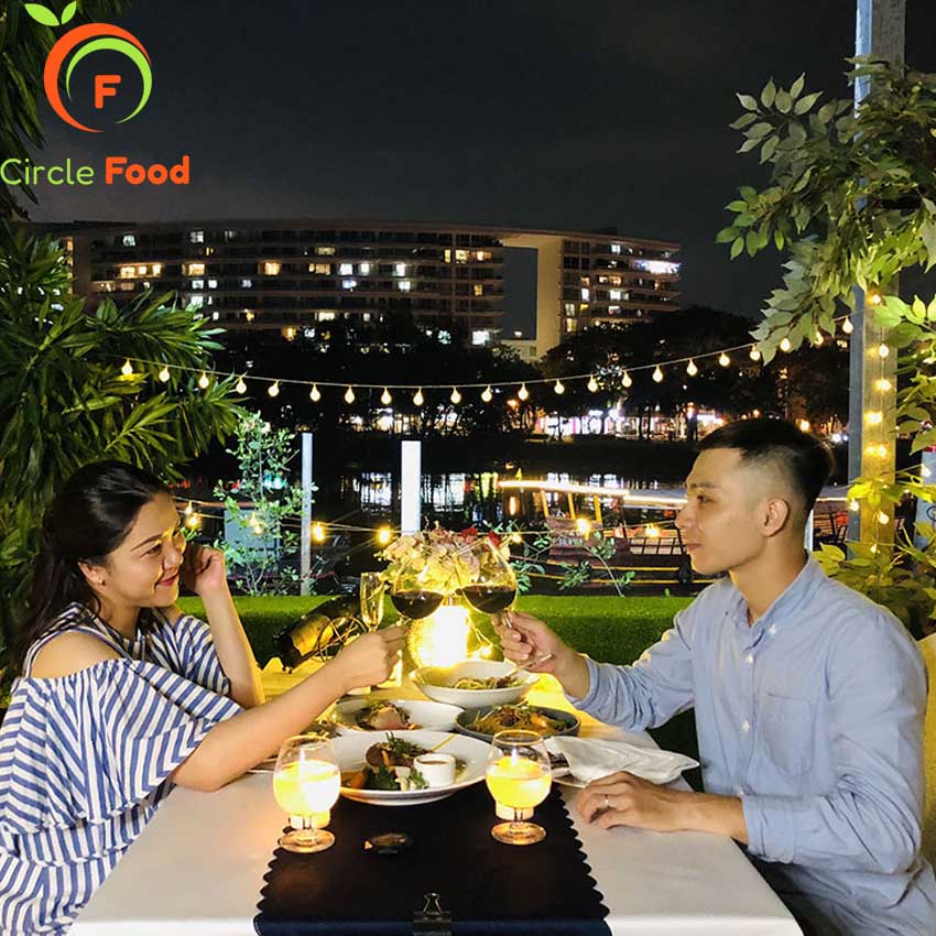 đặt tiệc sinh nhật cho 2 người tại Hà Nội