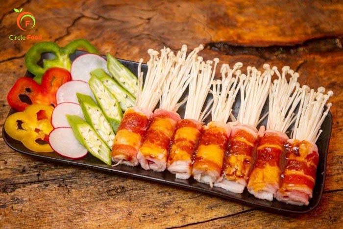 Cách làm ba chỉ bò Mỹ cuốn nấm kim châm nướng