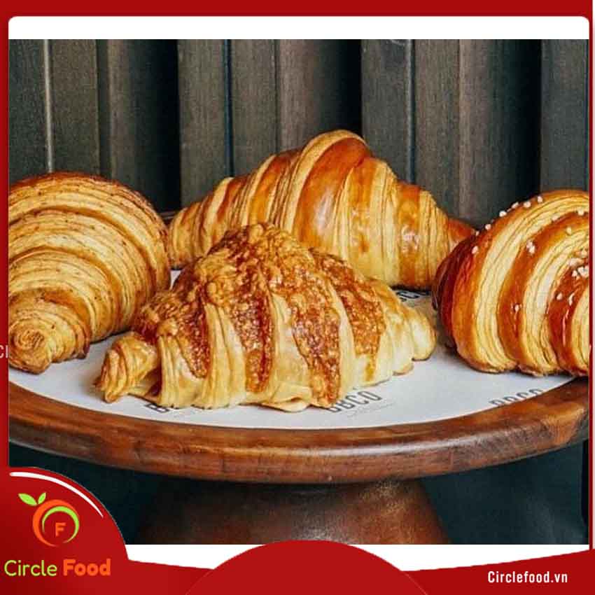 Cách làm bánh sừng bò croissant trứng muối
