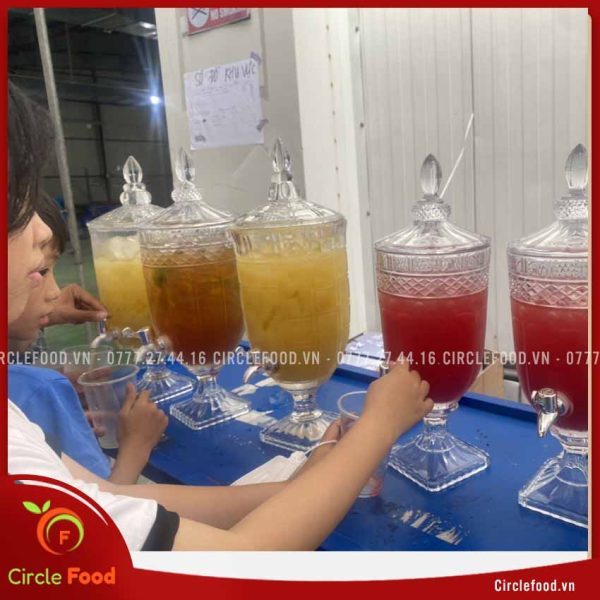 Cana Event cung cấp nước ép teabreak cho 500 nhân viên tại cổng B, kho Lazada, Sài Đồng - Long Biên