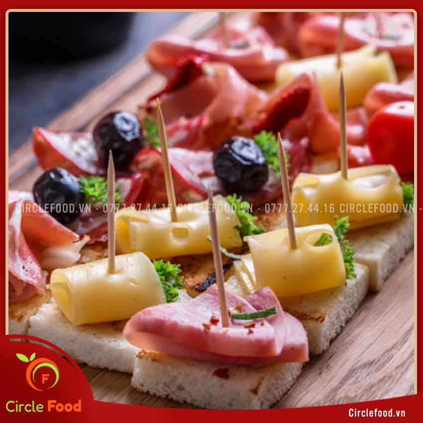 Cách làm canape thịt nguội hấp dẫn cho ngày thu 2023