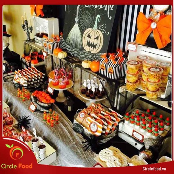 Tiệc teabreak Halloween văn phòng Hương Mộc Organic