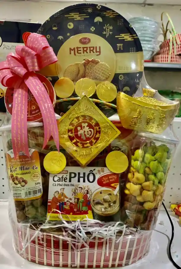 giỏ nhựa đựng quà Tết