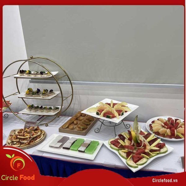 Tiệc teabreak mừng sinh nhật VinUni tròn 4 tuổi