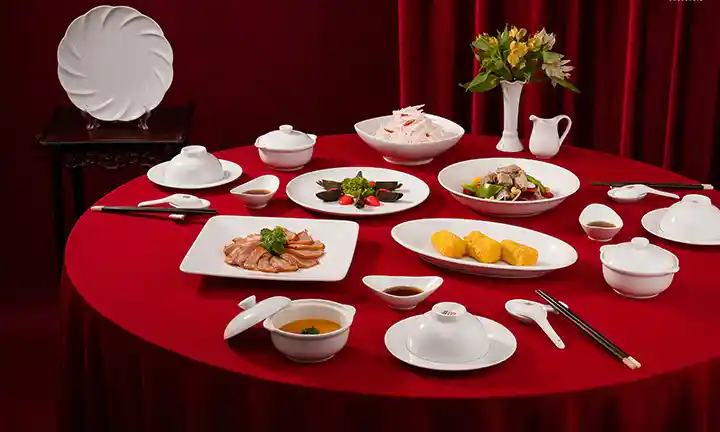 decor trang trí bàn ăn ngày Tết