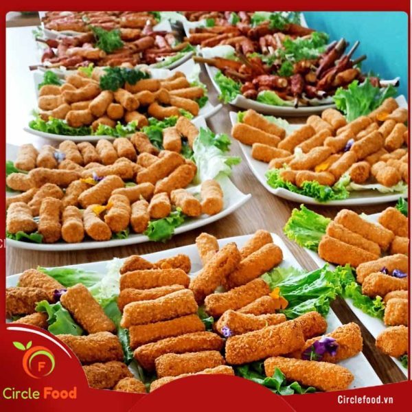 Tiệc buffet liên hoan cuối năm trường phổ thông liên cấp Wellspring Bồ Đề