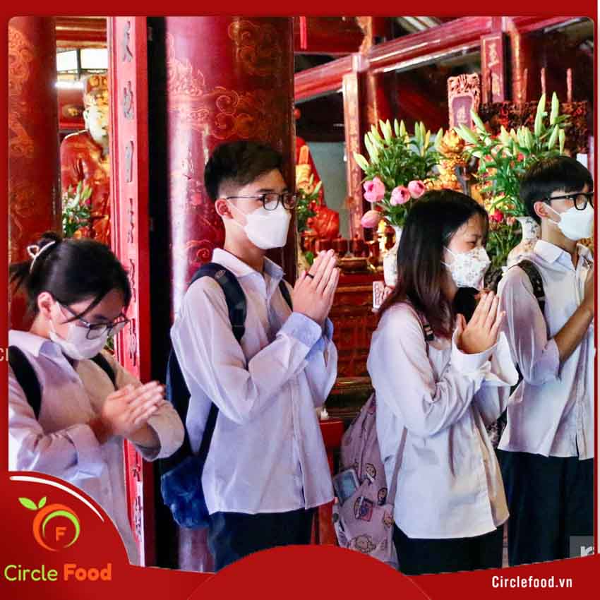 Văn khấn gia tiên xin thi cử đỗ đạt tại nhà