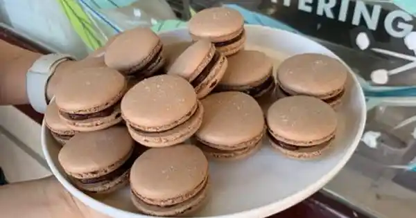 Cách Làm Bánh Macaron Socola Chuẩn Vị Để Hâm Nóng Cơ Thể Đón Gió Lạnh 2025