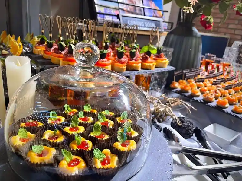 Dịch vụ tiệc teabreak - finger food lễ bàn giao xe tại Hà Nội năm 2026