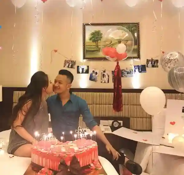 Cách trang trí bàn tiệc sinh nhật 2 người tại nhà