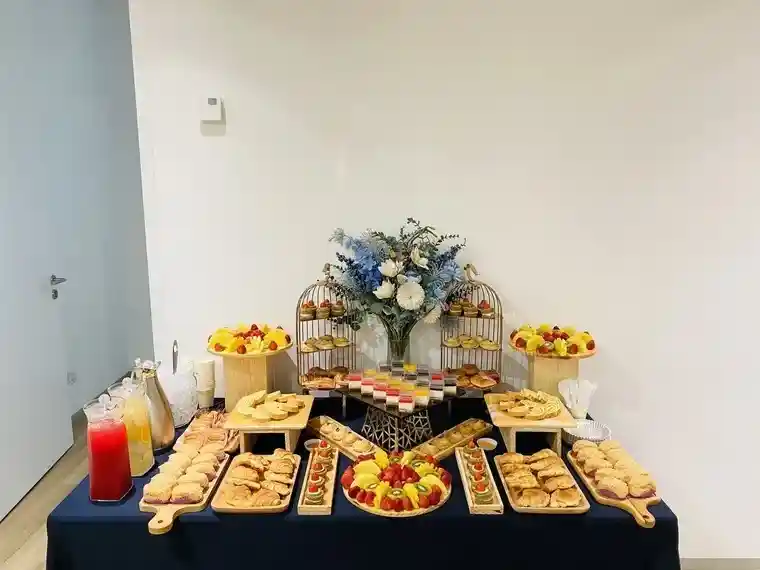 tiệc teabreak khai truong