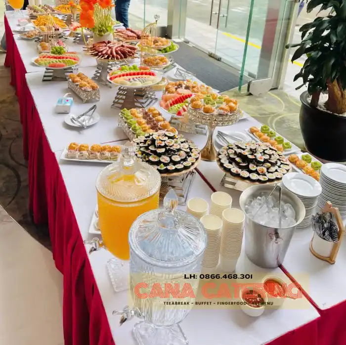 Concept trang trí bàn tiệc teabreak 8/3 sang trọng tại văn phòng năm 2026