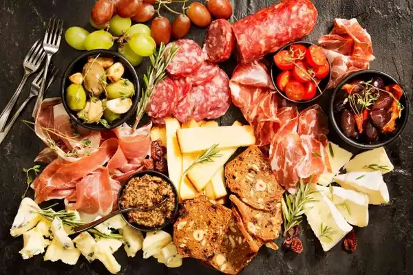 Cách set up tiệc cold cut cho văn phòng công ty chuẩn nhà hàng 2026
