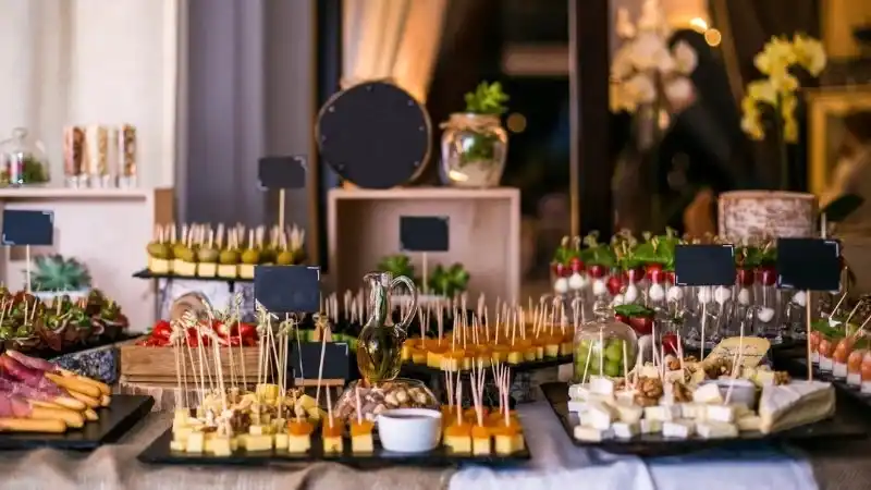 Checklist tự set up tiệc canape đứng & nhẹ
