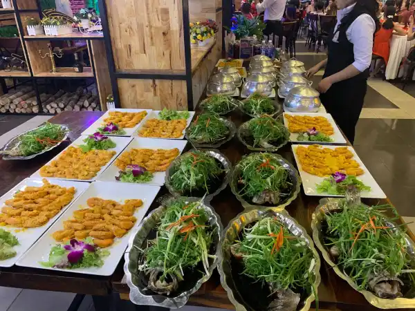 thực đơn Buffet mặn khai trương đẳng cấp kết hợp tinh hoa Á - Âu