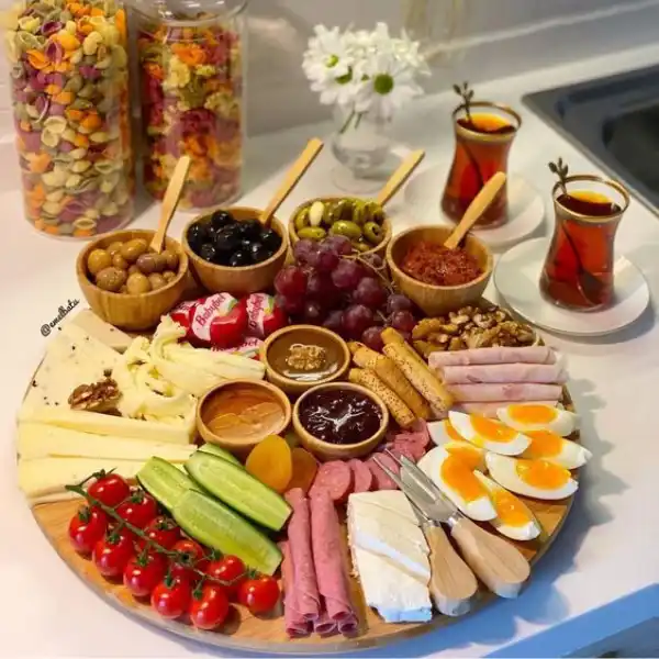 Dịch vụ đặt khay tiệc Cold Cut (Thịt nguội & Phô mai) trọn gói tại Hà Nội