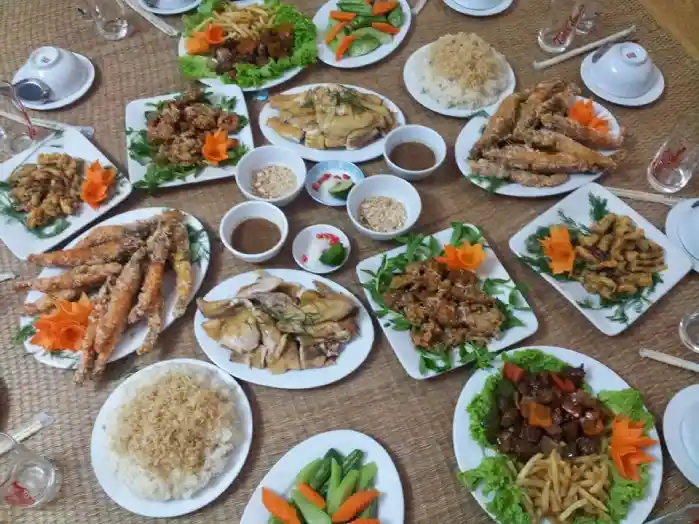 nấu cỗ hoàng mai