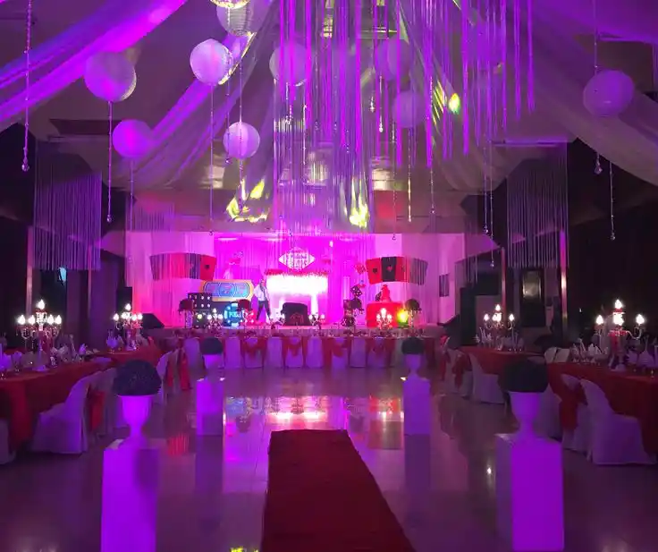 Kịch bản MC & các trò chơi vui nhộn Prom Night