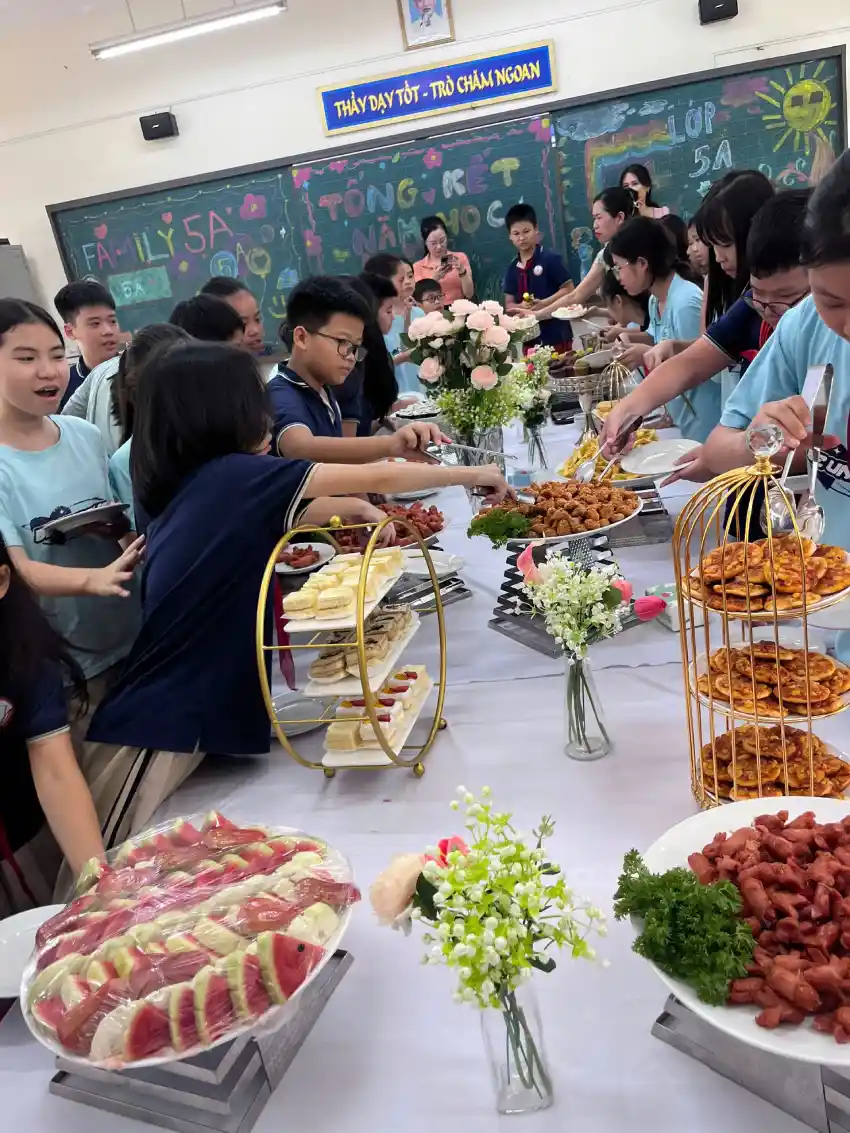 Dịch vụ set up tổ chức tiệc Lễ Kỷ yếu & Tri ân trưởng thành tại Hà Nội