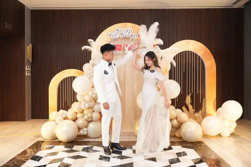 Cách lựa chọn trang phục King & Queen Prom Night